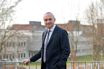 図1 IMECのCEO Luc Van den Hove(hu━)