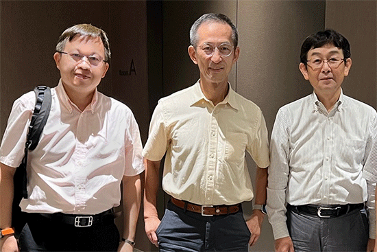 中央がAndes Technology CTO兼社長のCharlie Hong-Men Su