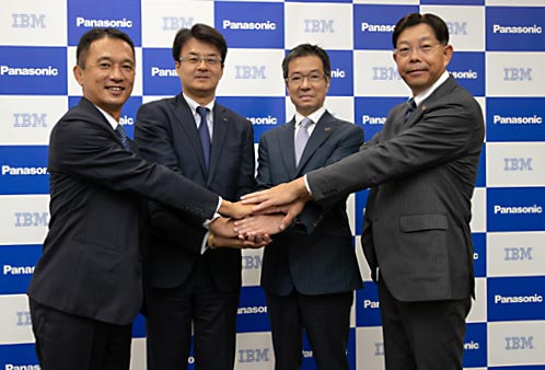 図1 協業するパナソニック(2@)と日本IBM(左2@) 出Z:パナソニック