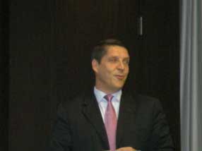 NXP SemiconductorsのPierre-Yves Lesaicherre