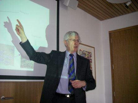 Хj(lu)ؤJohn Colin Adamsb