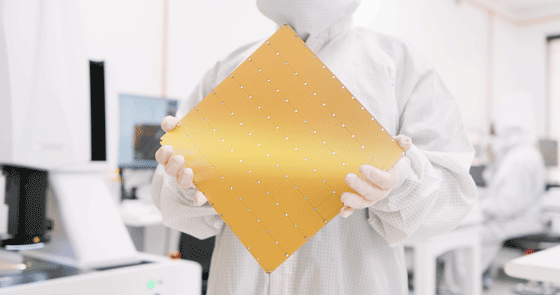 図1 3世代のウェーハスケールIC「WSE-3」を開発 出Z:Cerebras Systems