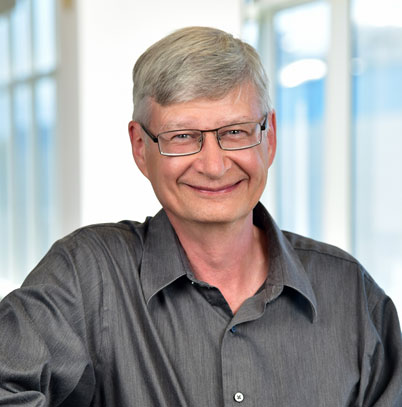 図1 Intel Senior VP兼CTO & GM Technology DevelopmentのMike Mayberry 出Z:Intel Corp.