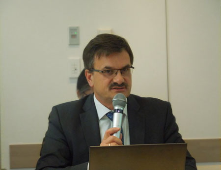図1 Infineon Technologies VP Automotive System GroupのHans Adlkofer