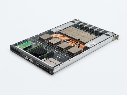 図1 IPUを4個搭載したAIボード「IPU-GC200、M2000」 この1のボードの性Δ1P(ペタ)FLOPS 出Z:Graphcore Corp.