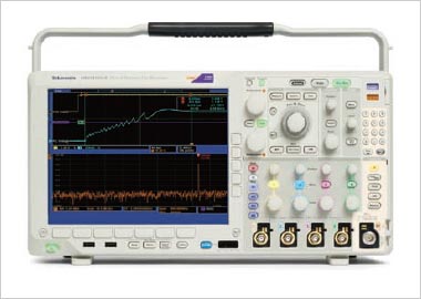 図1 奥行きわずか147mmのスペアナ機ε觝椒シロ 出Z:Tektronix