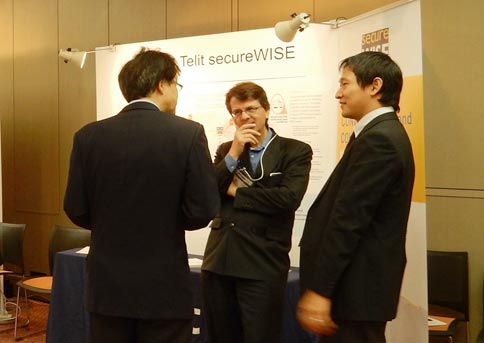 図1 AEC/APC Symposium 2015に参加したTelit Wireless Solution