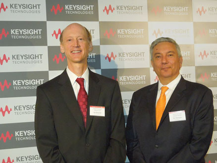 図1 Keysight Technologiesの社長兼CEOのRon Nersesian()とCTOのJay Alexander(左)