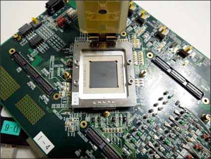 13D IC򥽥åȤ졢100GB/sι]Ҏǧ